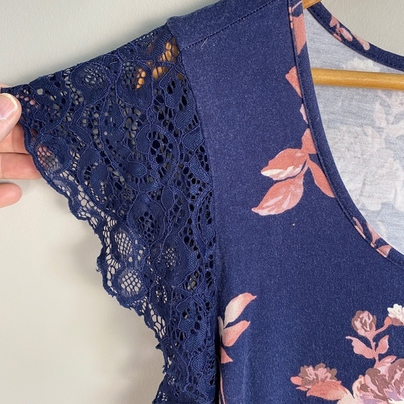 Torrid Super Soft Knits Navy/Purple Crochet Lace Sleeve Tank Top Size 1X (14/16) - Picture 3 of 10